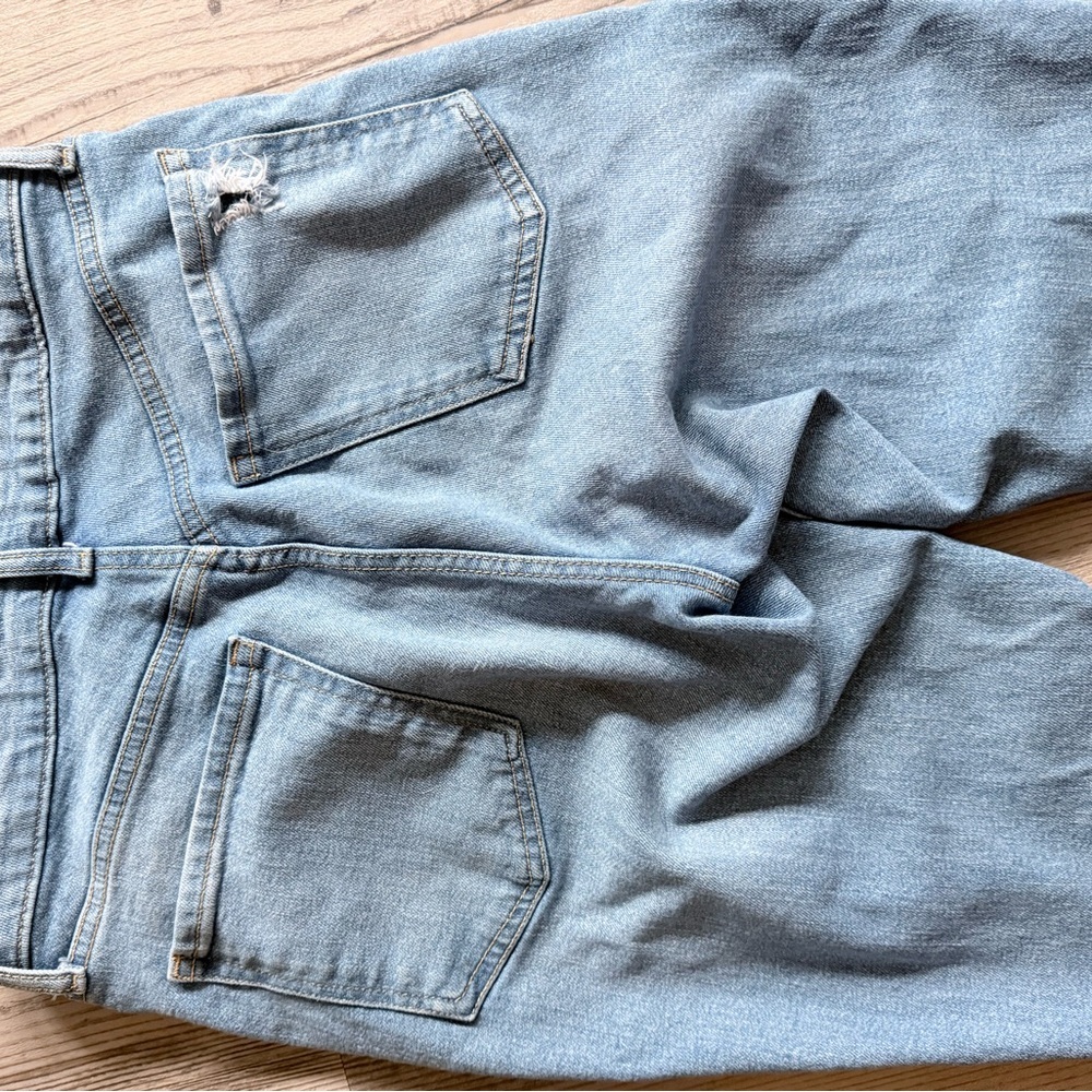 American Eagle O.G straight Distressed Blue Jeans - Picture 4 of 4